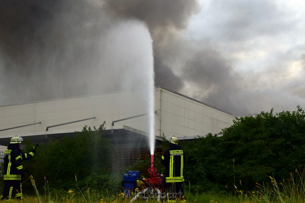 Grossbrand Halle Troisdorf Kriegsdorf Junkersring P133.JPG - Miklos Laubert